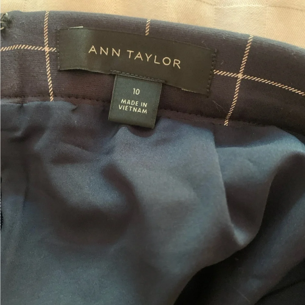 Ann Taylor Navy Blue Square-Pattern Lined Tailored Skirt Rayon Blend; Size 10